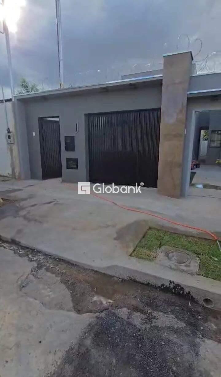 Casa 3 quartos à venda Nossa Senhora das Graças 75m² Montes Claros MG: 