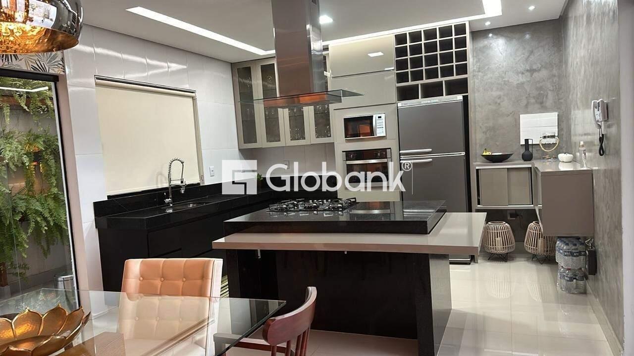 Casa 3 quartos à venda Ibituruna 140m² Montes Claros MG: 