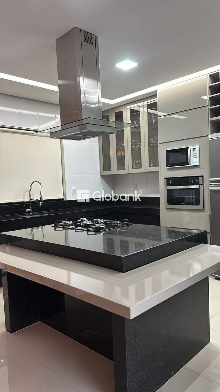 Casa 3 quartos à venda Ibituruna 140m² Montes Claros MG: 