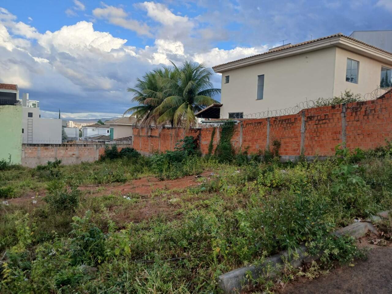 Terreno à venda Ibituruna 0m² Montes Claros MG: 