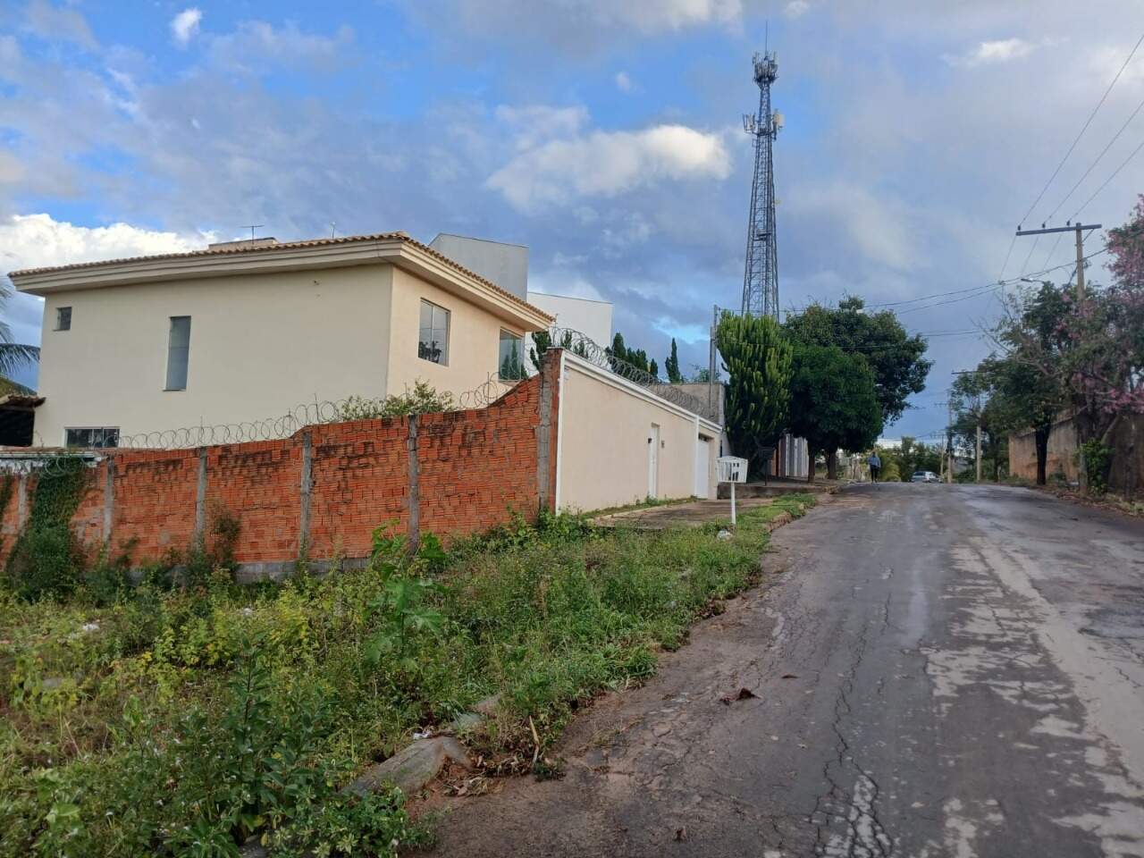 Terreno à venda Ibituruna 0m² Montes Claros MG: 