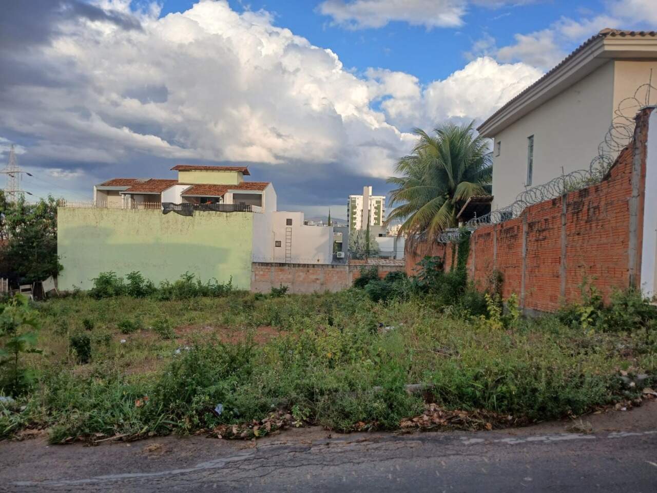 Terreno à venda Ibituruna 0m² Montes Claros MG: 