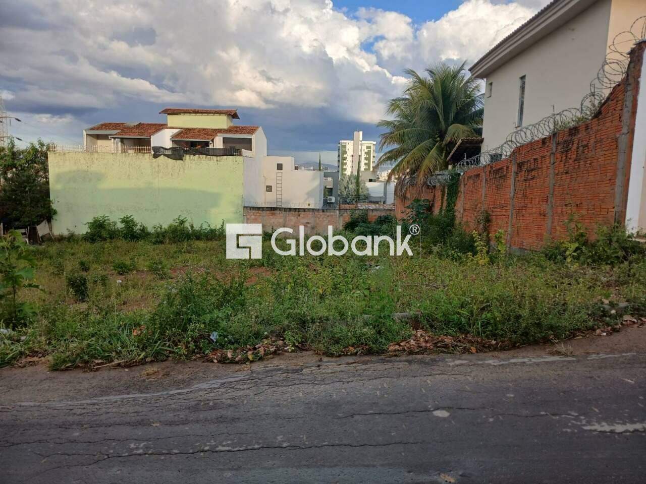 Terreno à venda Ibituruna 0m² Montes Claros MG: 