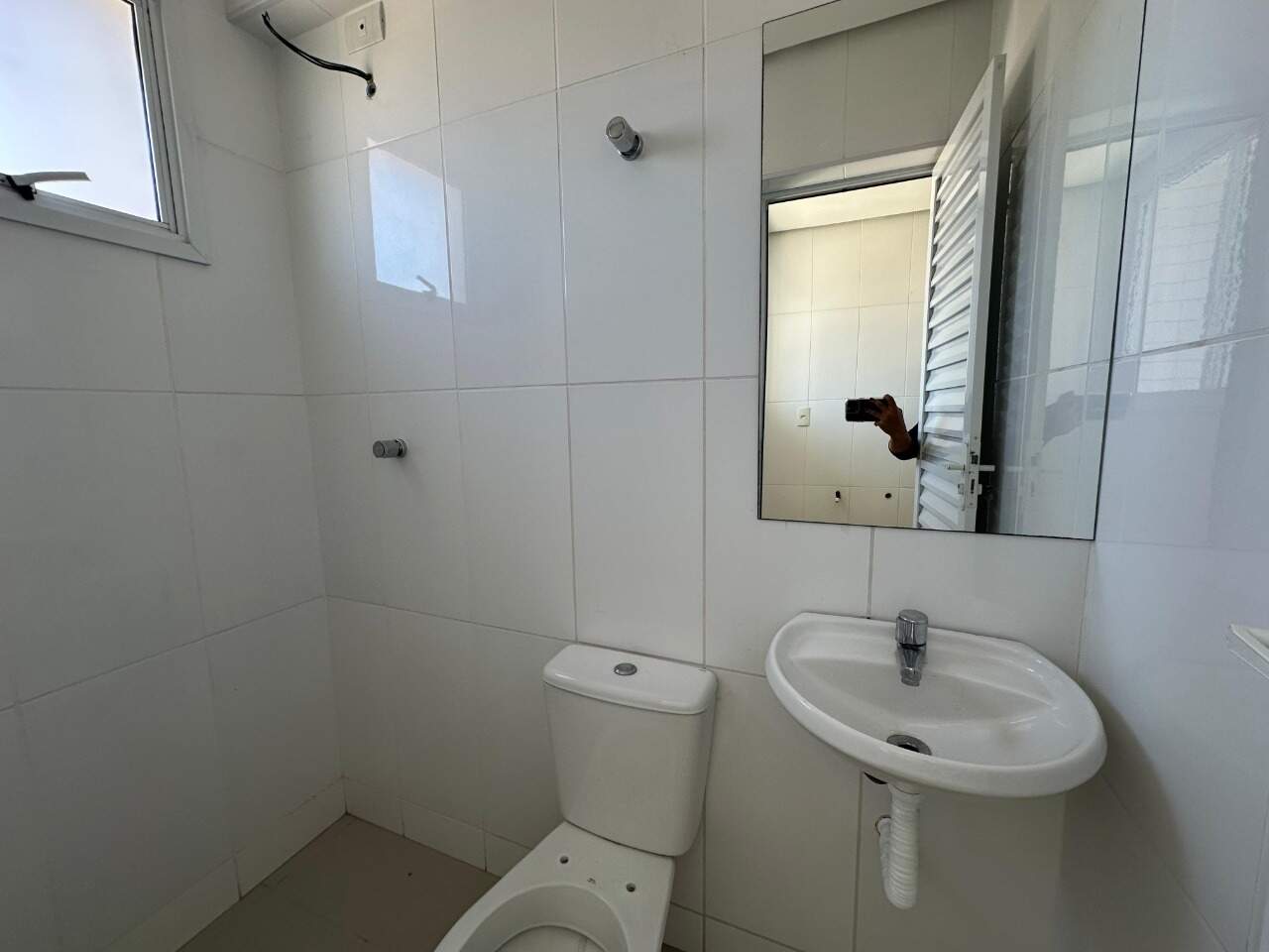 Apartamento 3 quartos para aluguel Melo 110m² Montes Claros MG: Banheiro social