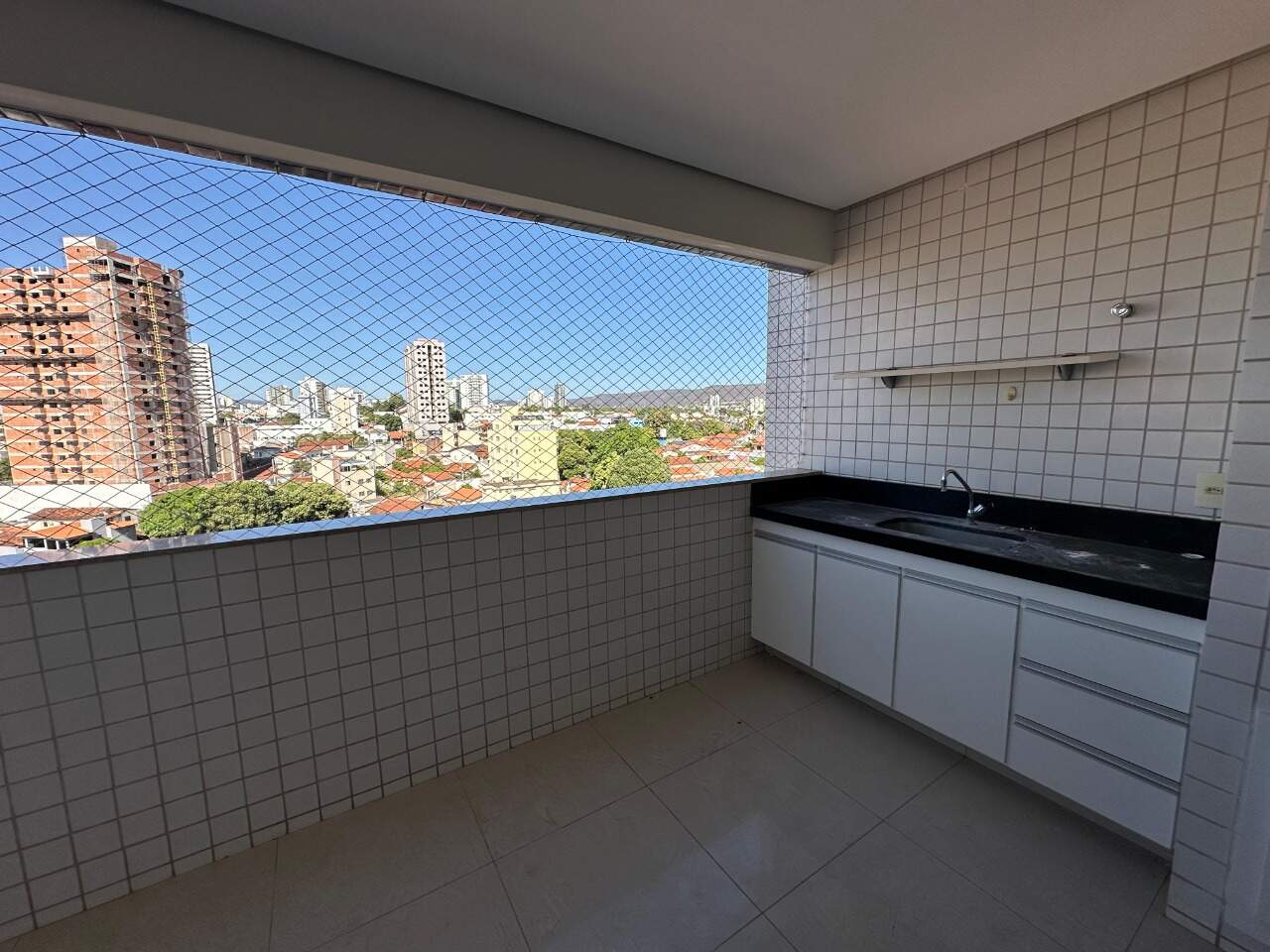 Apartamento 3 quartos para aluguel Melo 110m² Montes Claros MG: Sacada