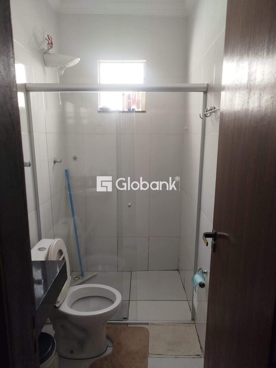 Casa 3 quartos à venda Independência 50m² Montes Claros MG: Banheiro