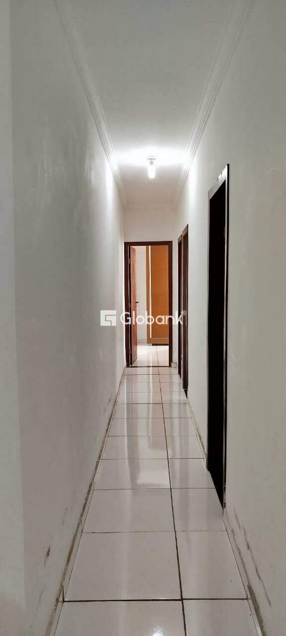 Casa 3 quartos à venda Independência 50m² Montes Claros MG: Corredor