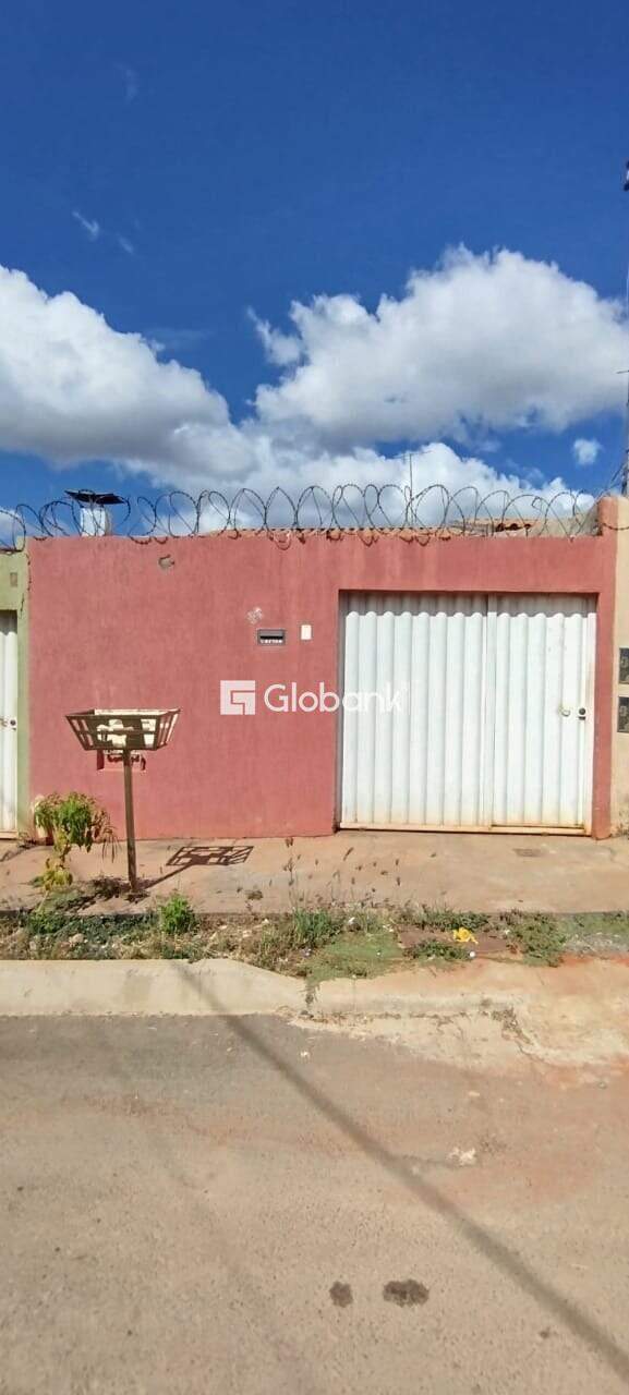 Casa 3 quartos à venda Independência 50m² Montes Claros MG: Fachada