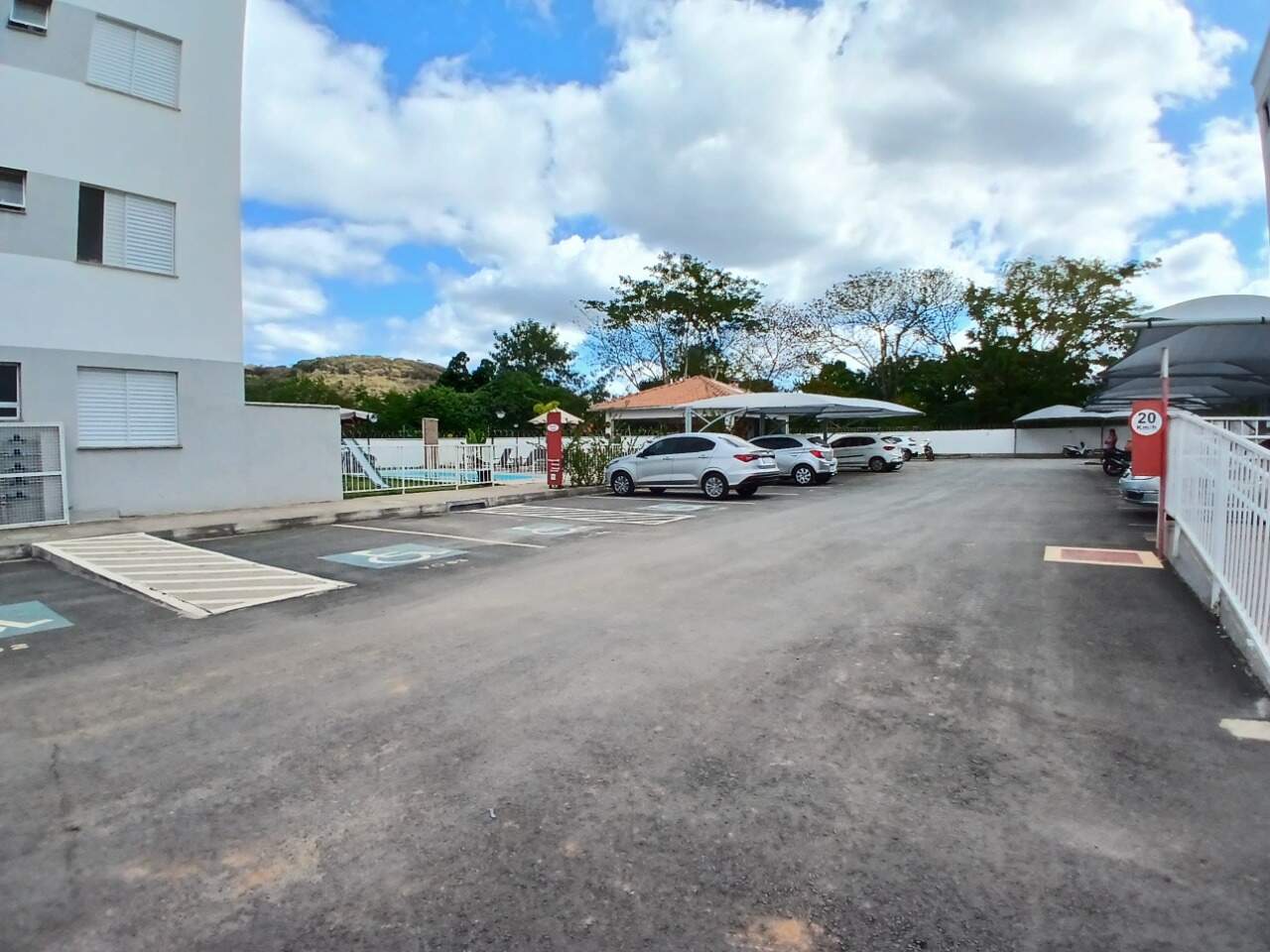 Apartamento 2 quartos para aluguel Jardim Panorama 55m² Montes Claros MG: Garagem