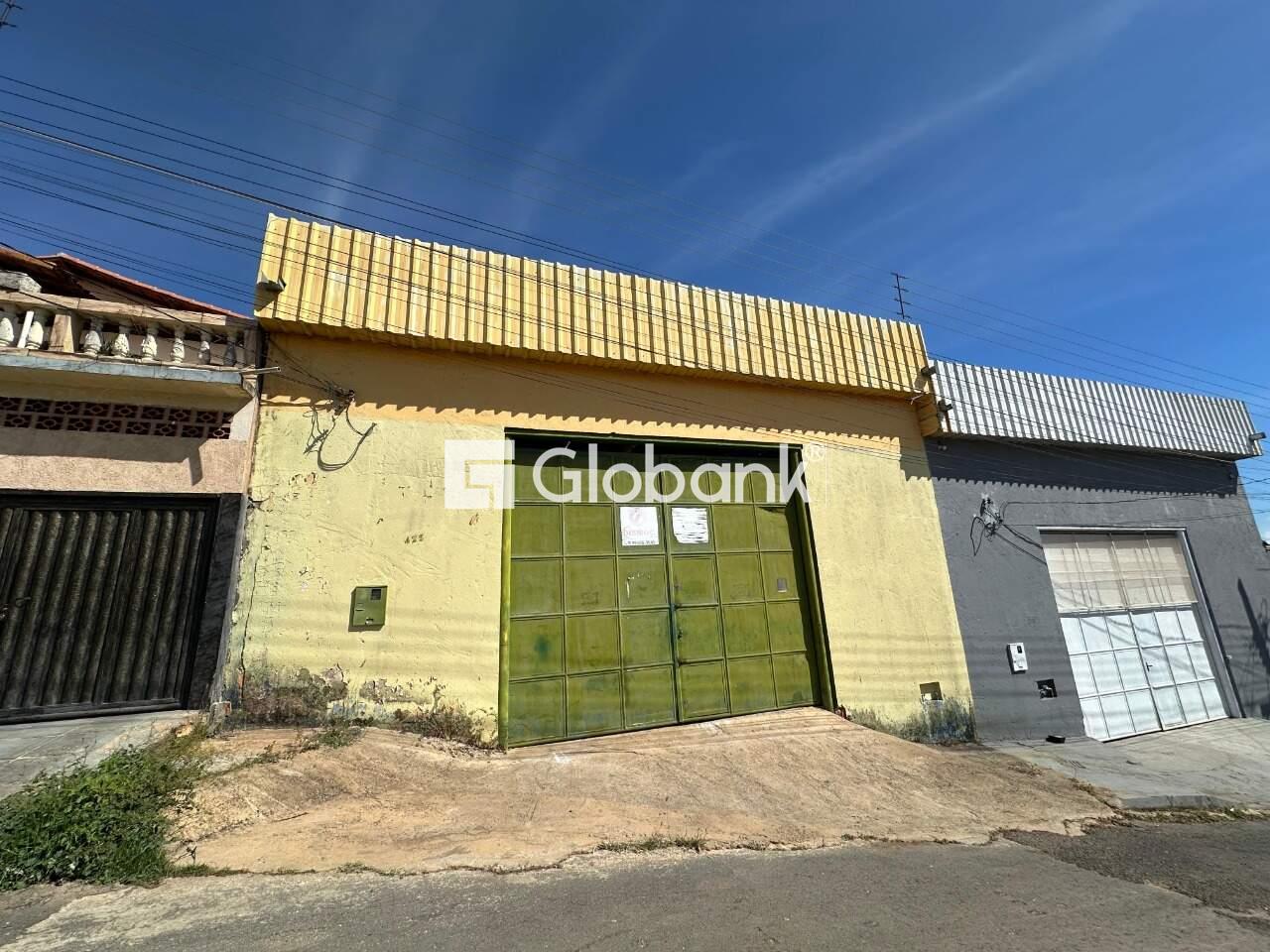 Galpão para aluguel Alcides Rabelo 300m² Montes Claros MG: Fachada