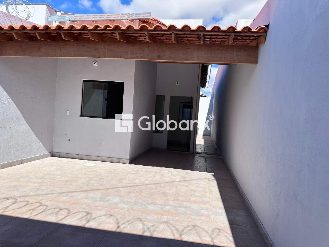 Casa 3 quartos à venda Vila Aliança 55m² Montes Claros MG: Garagem