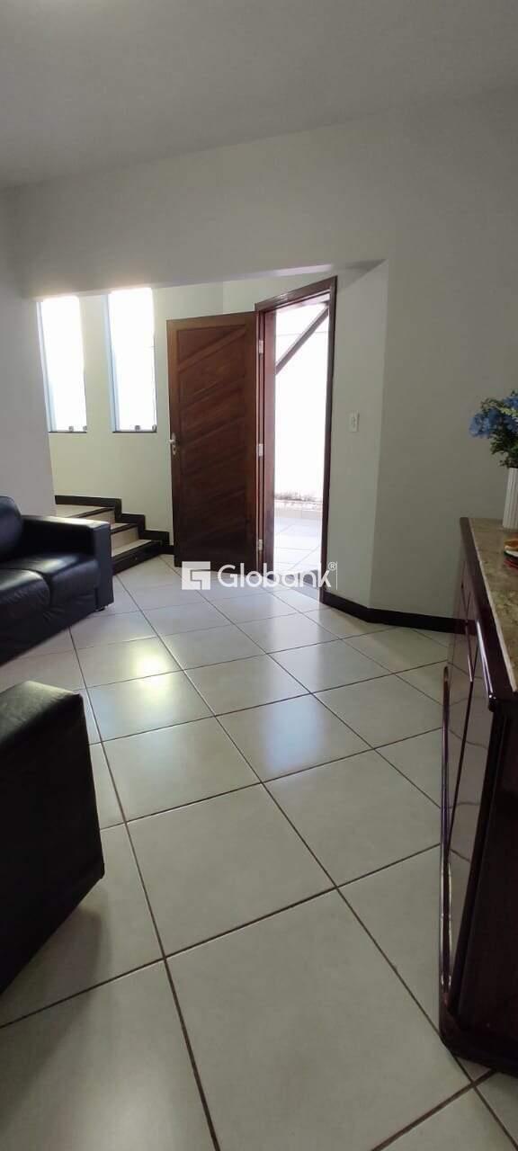 Casa 6 quartos para aluguel Vila Regina 260m² Montes Claros MG: sala