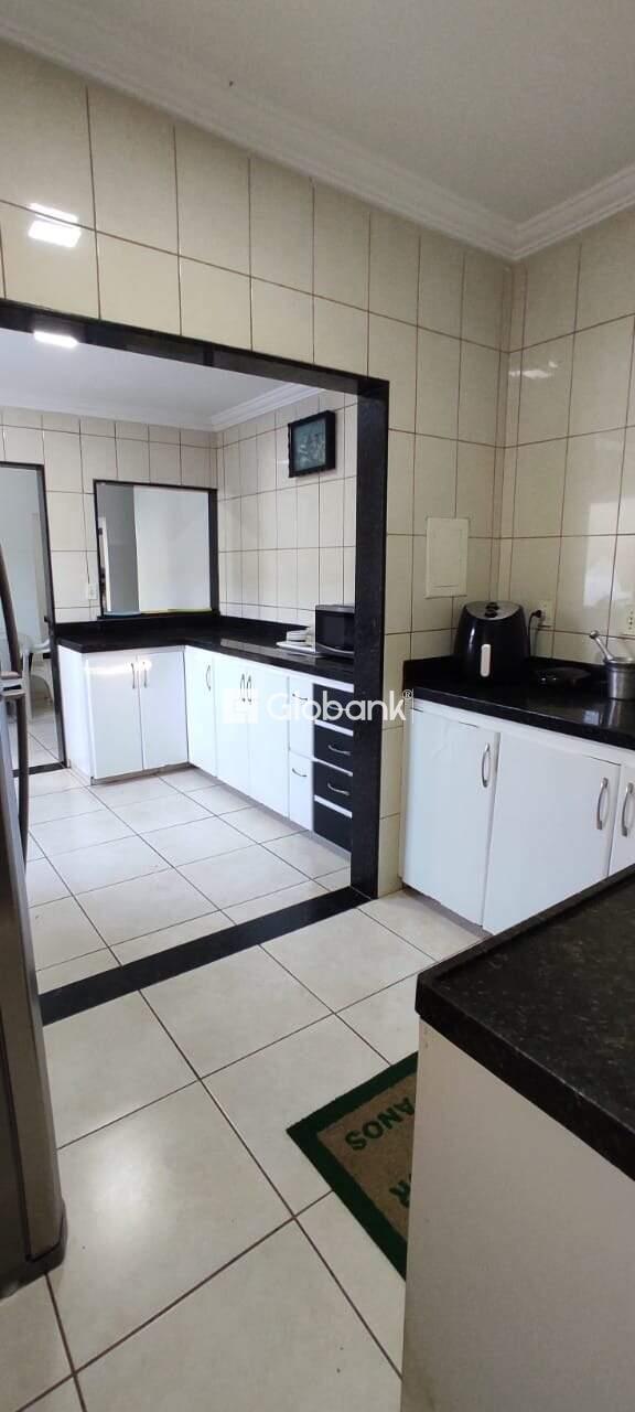 Casa 6 quartos para aluguel Vila Regina 260m² Montes Claros MG: cozinha