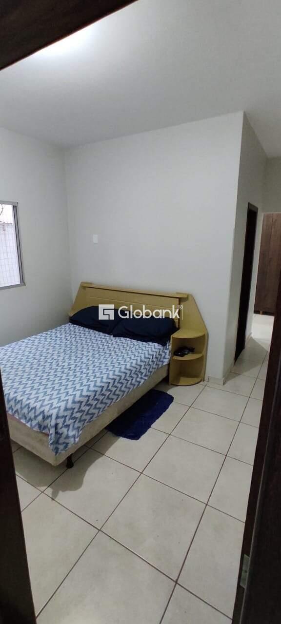 Casa 6 quartos para aluguel Vila Regina 260m² Montes Claros MG: quarto