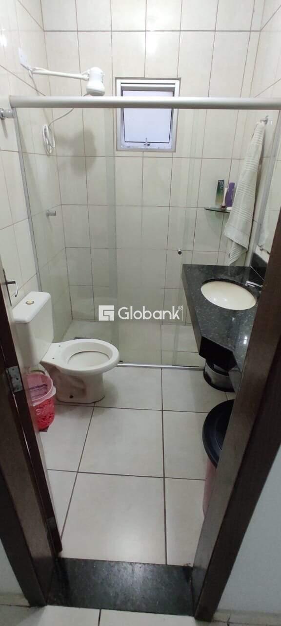 Casa 6 quartos para aluguel Vila Regina 260m² Montes Claros MG: banheiro