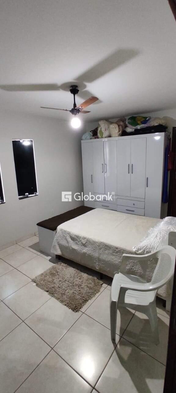 Casa 6 quartos para aluguel Vila Regina 260m² Montes Claros MG: quarto