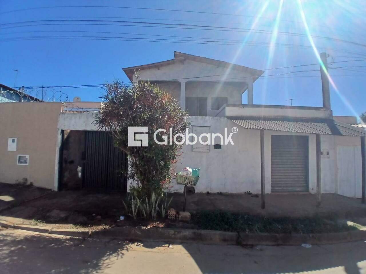 Sobrado 5 quartos à venda Independência 180m² Montes Claros MG: 