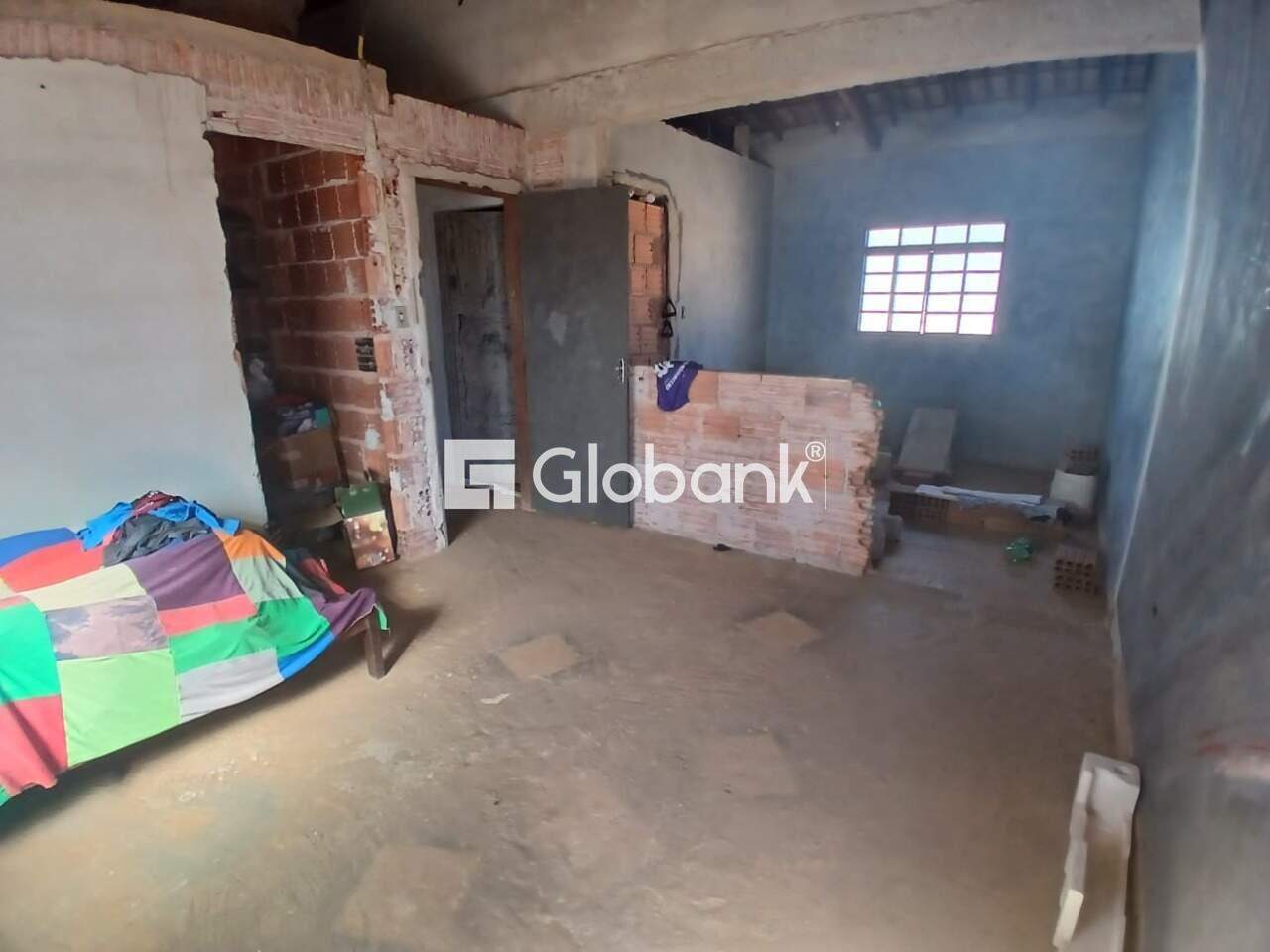 Sobrado 5 quartos à venda Independência 180m² Montes Claros MG: 