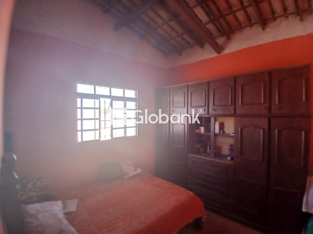 Sobrado 5 quartos à venda Independência 180m² Montes Claros MG: 