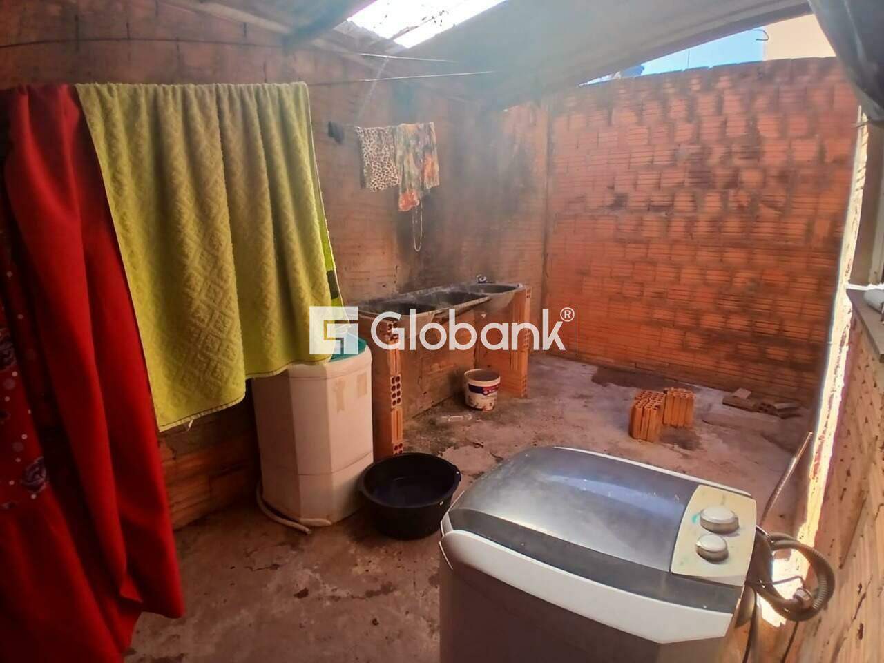 Sobrado 5 quartos à venda Independência 180m² Montes Claros MG: 
