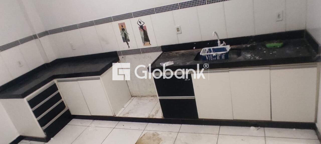 Casa 2 quartos à venda Maracanã 110m² Montes Claros MG: 