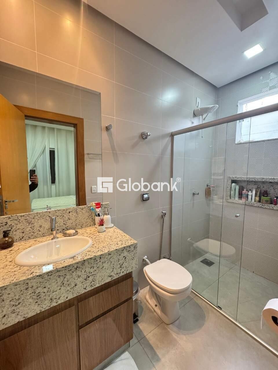 Casa 3 quartos à venda Loteamento Bosque das Palmeiras 90m² Montes Claros MG: Banheiro Social