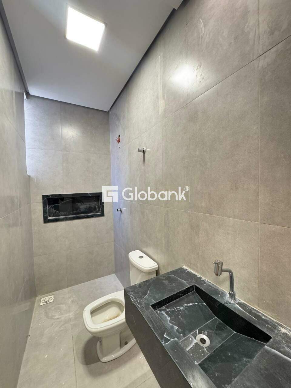 Casa 3 quartos à venda Maracanã 80m² Montes Claros MG: Banheiro
