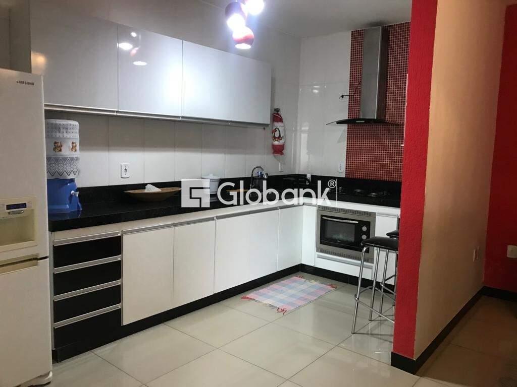 Casa 3 quartos à venda Vila Campos 235,2m² Montes Claros MG: 
