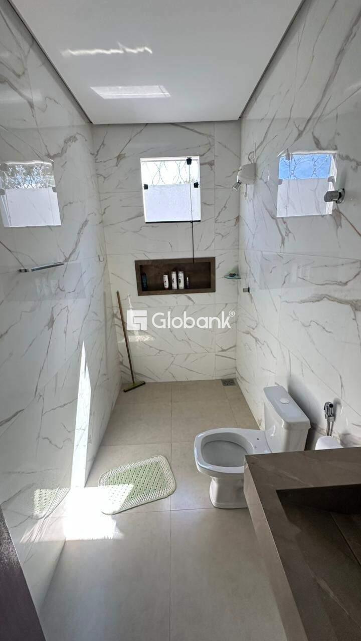Casa 3 quartos à venda Alcides Rabelo 150m² Montes Claros MG: Banheiro Social