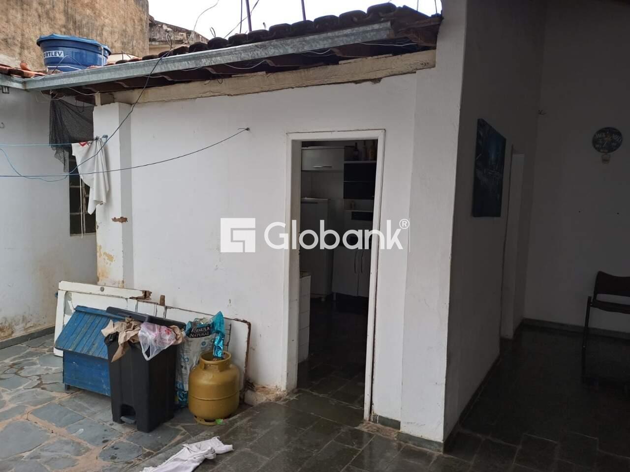 Casa 4 quartos à venda Centro 158,75m² Montes Claros MG: 