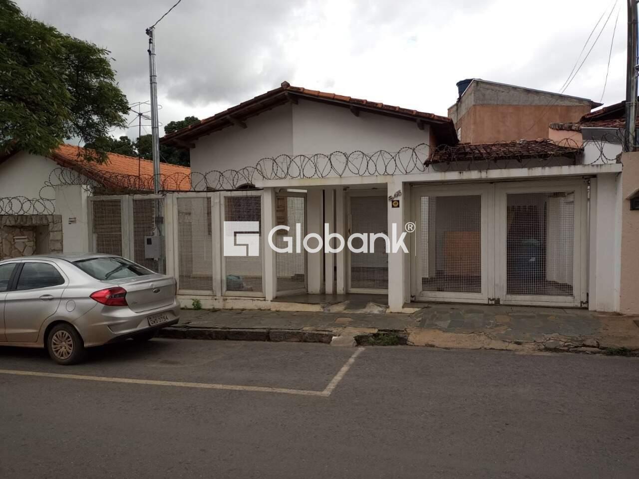 Casa 4 quartos à venda Centro 158,75m² Montes Claros MG: 