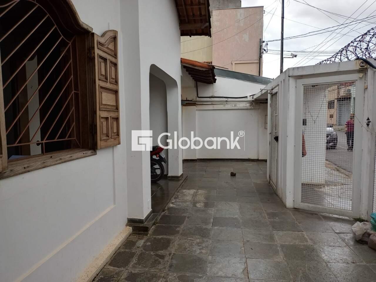 Casa 4 quartos à venda Centro 158,75m² Montes Claros MG: 