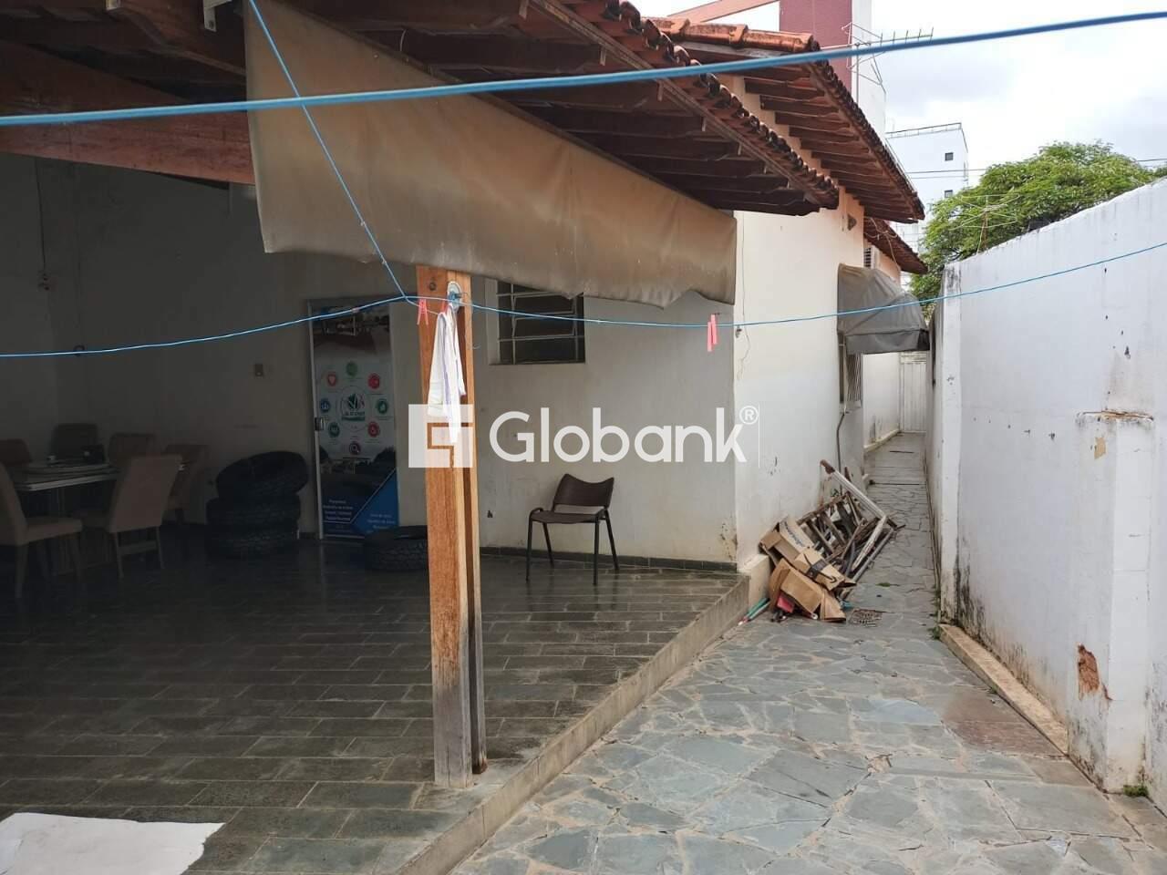 Casa 4 quartos à venda Centro 158,75m² Montes Claros MG: 