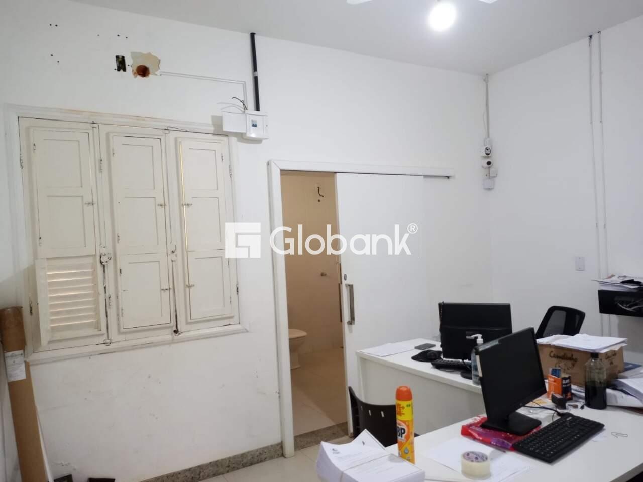 Casa 4 quartos à venda Centro 158,75m² Montes Claros MG: 