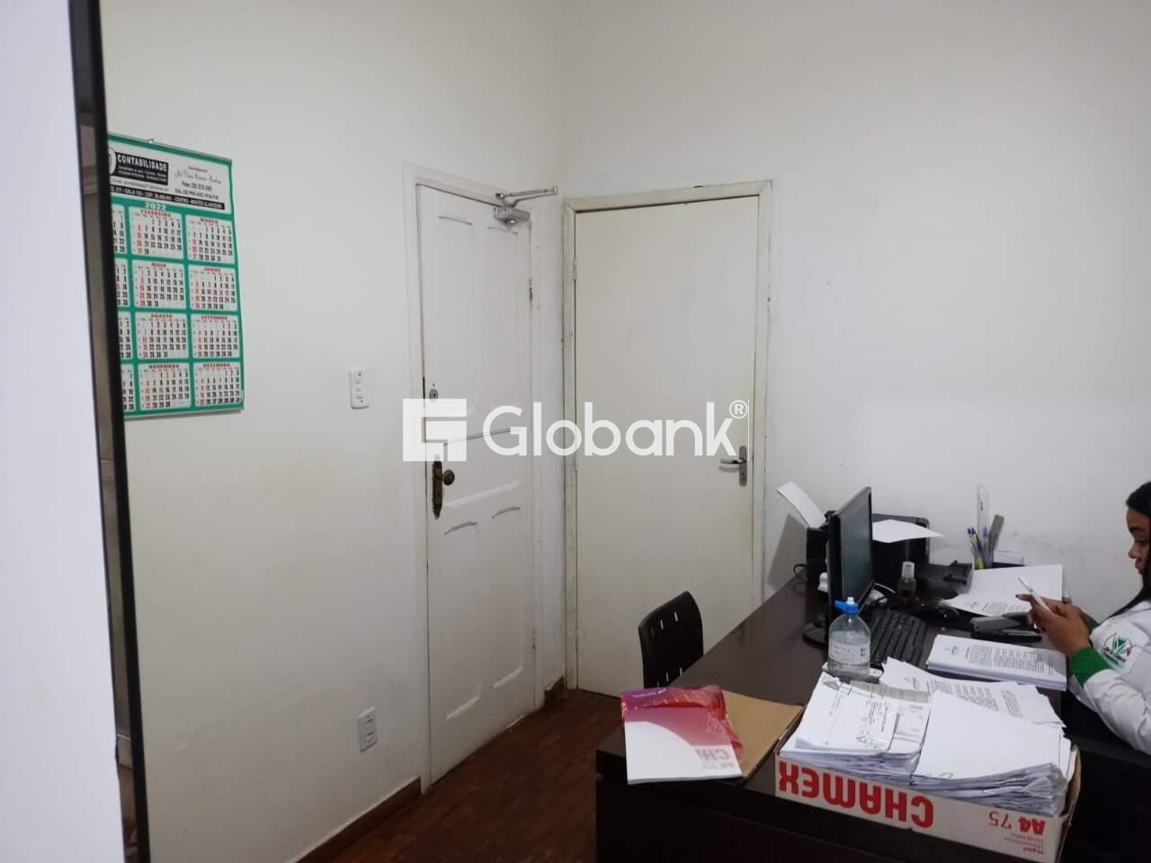 Casa 4 quartos à venda Centro 158,75m² Montes Claros MG: 