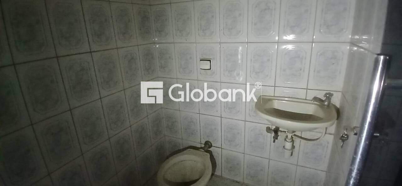 Ponto comercial para aluguel Morada do Sol 15m² Montes Claros MG: Banheiro
