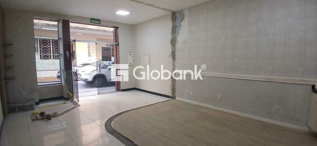 Sala comercial para aluguel Centro 112m² Montes Claros MG: Sala 1 interior