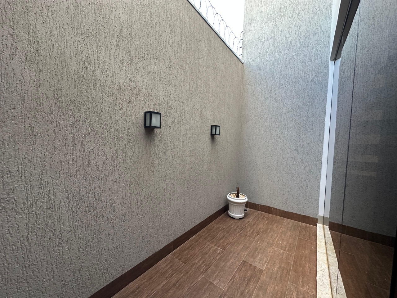 Casa 4 quartos para aluguel Belvedere 200m² Montes Claros MG: Jardim de inverno