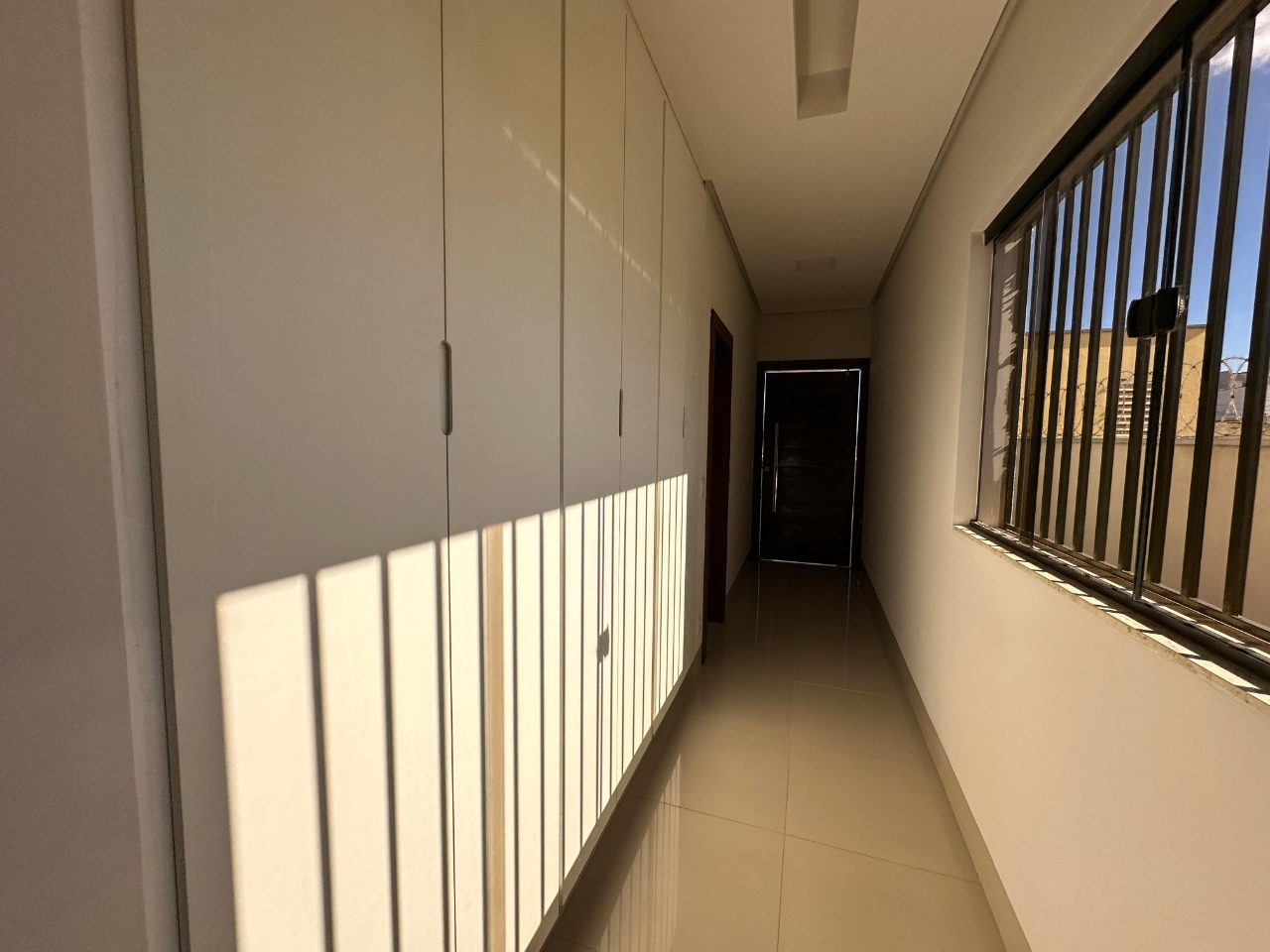 Casa 4 quartos para aluguel Belvedere 200m² Montes Claros MG: Roupeiro