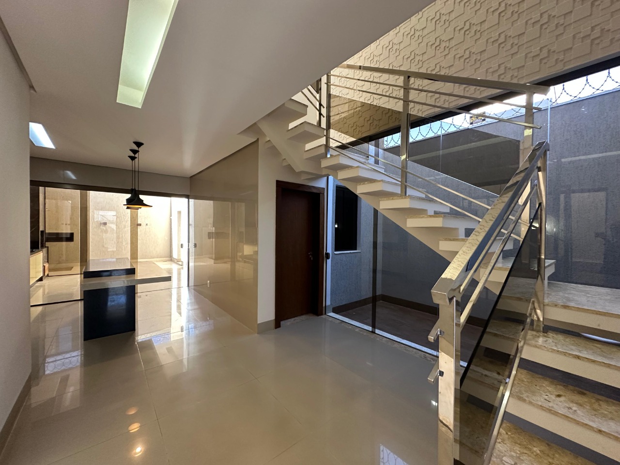 Casa 4 quartos para aluguel Belvedere 200m² Montes Claros MG: Sala