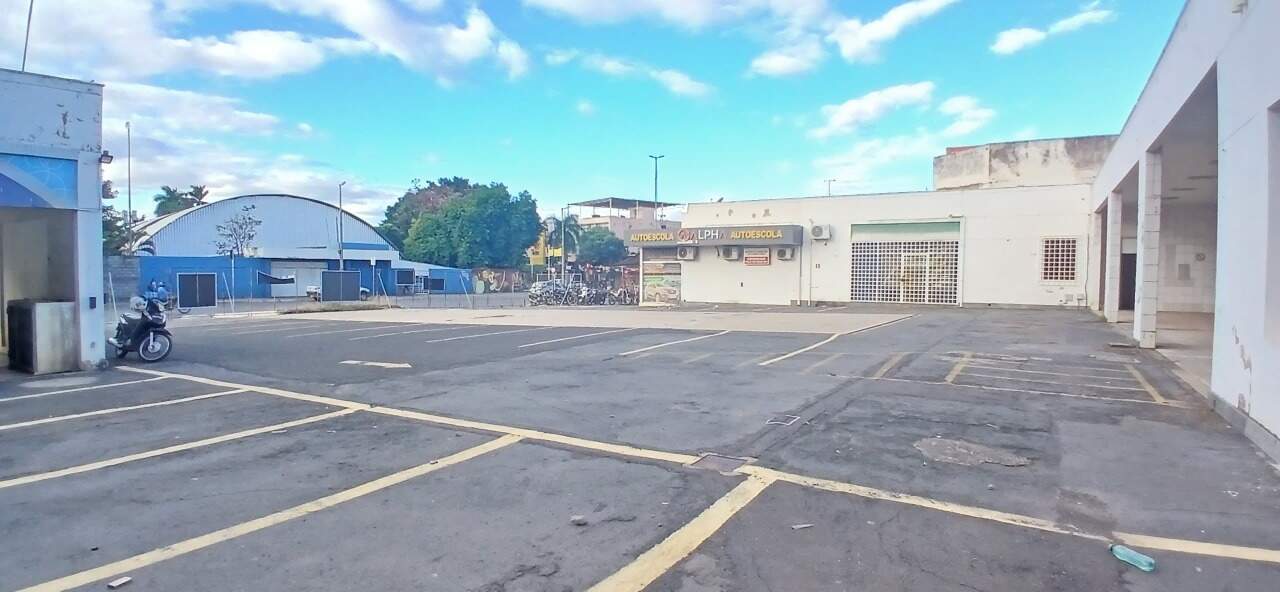 Ponto comercial para aluguel Centro 707,98m² Montes Claros MG: rea externa..