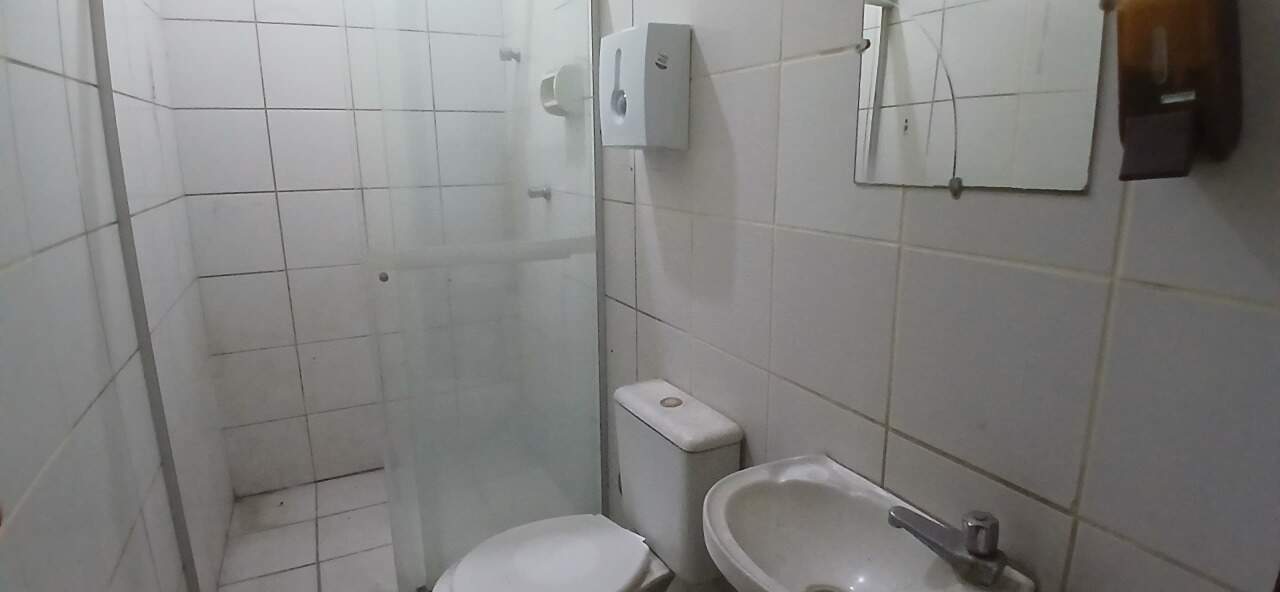 Ponto comercial para aluguel Centro 707,98m² Montes Claros MG: Banheiro 2