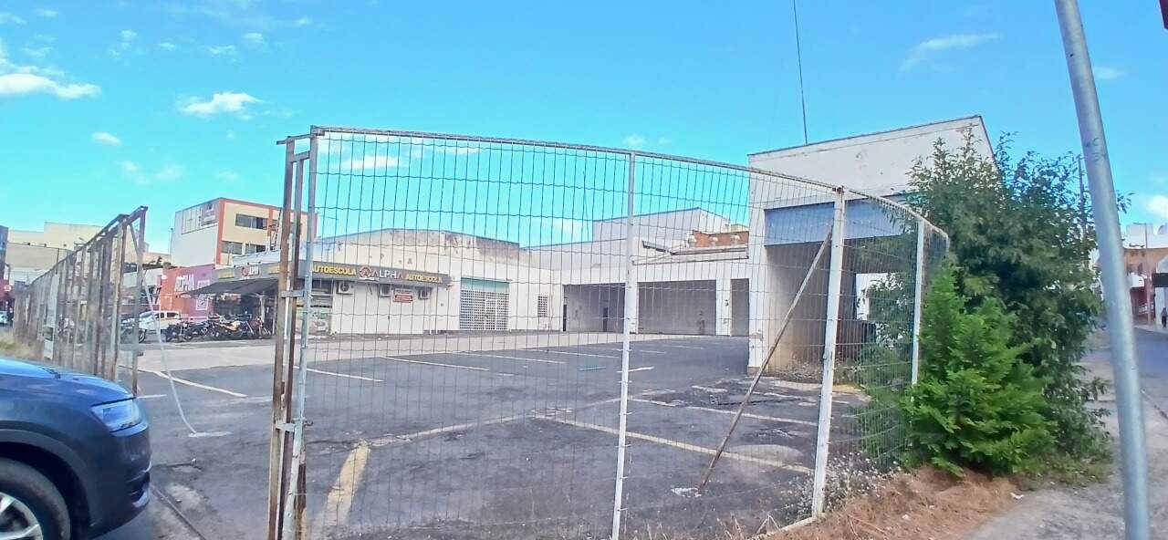 Ponto comercial para aluguel Centro 707,98m² Montes Claros MG: Frente