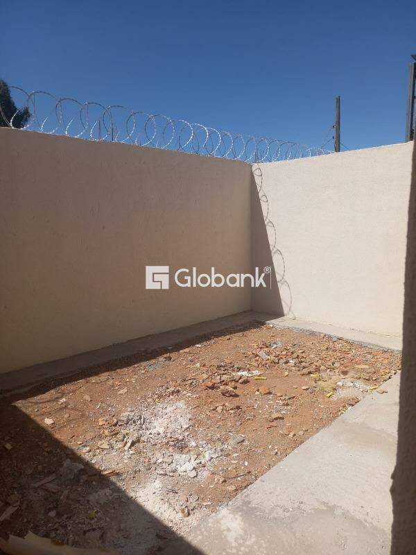 Casa 3 quartos à venda Alterosas 70m² Montes Claros MG: 