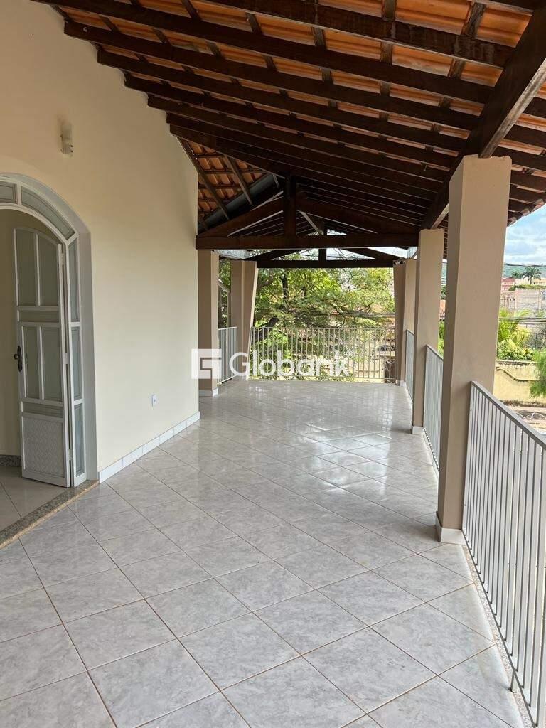 Casa 5 quartos à venda Augusta Mota 240m² Montes Claros MG: 