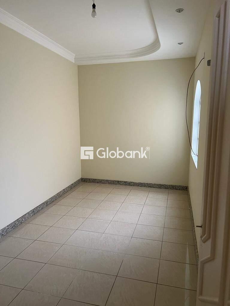 Casa 5 quartos à venda Augusta Mota 240m² Montes Claros MG: 