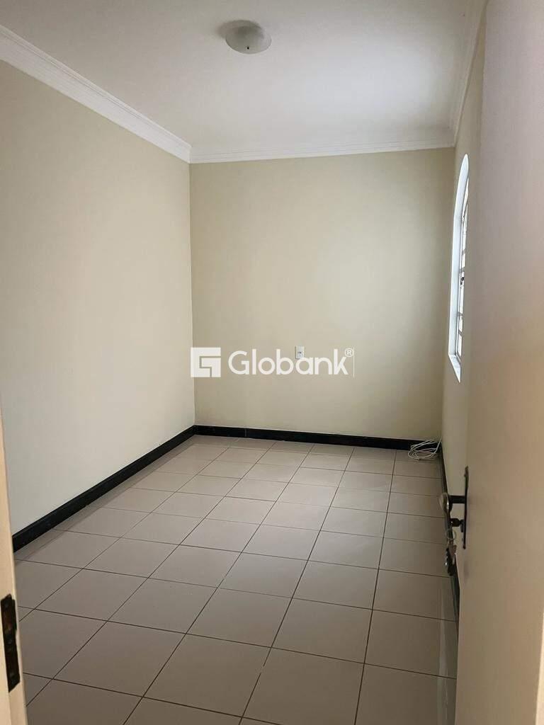 Casa 5 quartos à venda Augusta Mota 240m² Montes Claros MG: 