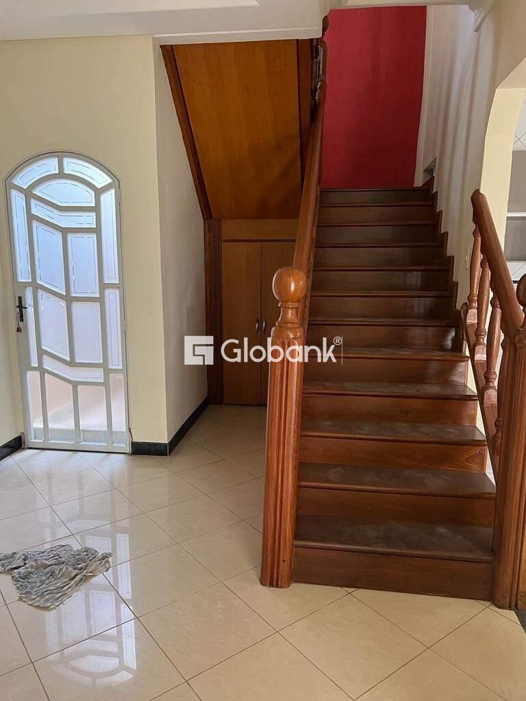 Casa 5 quartos à venda Augusta Mota 240m² Montes Claros MG: 