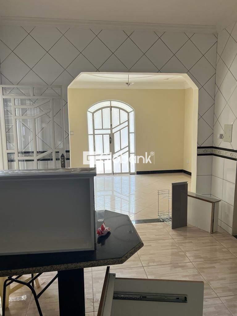 Casa 5 quartos à venda Augusta Mota 240m² Montes Claros MG: 