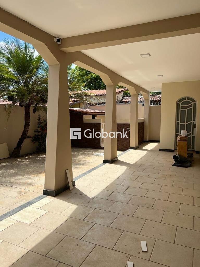 Casa 5 quartos à venda Augusta Mota 240m² Montes Claros MG: 